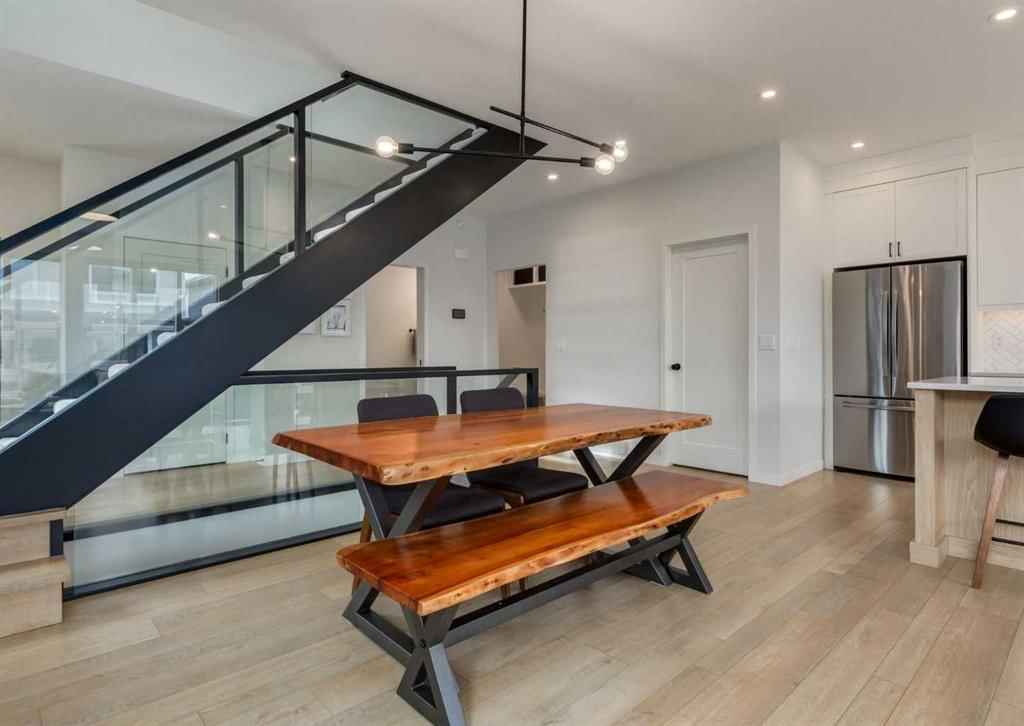 44 West Grove Link SW, Calgary — photo 4 of 42