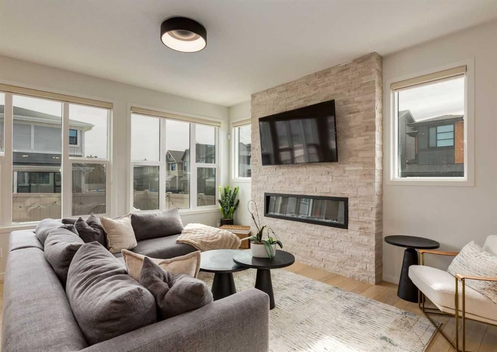 44 West Grove Link SW, Calgary — photo 5 of 42