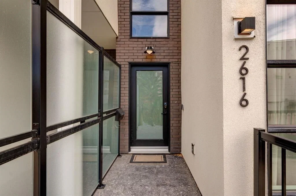 2616 17 Street SW, Calgary — photo 3 of 50