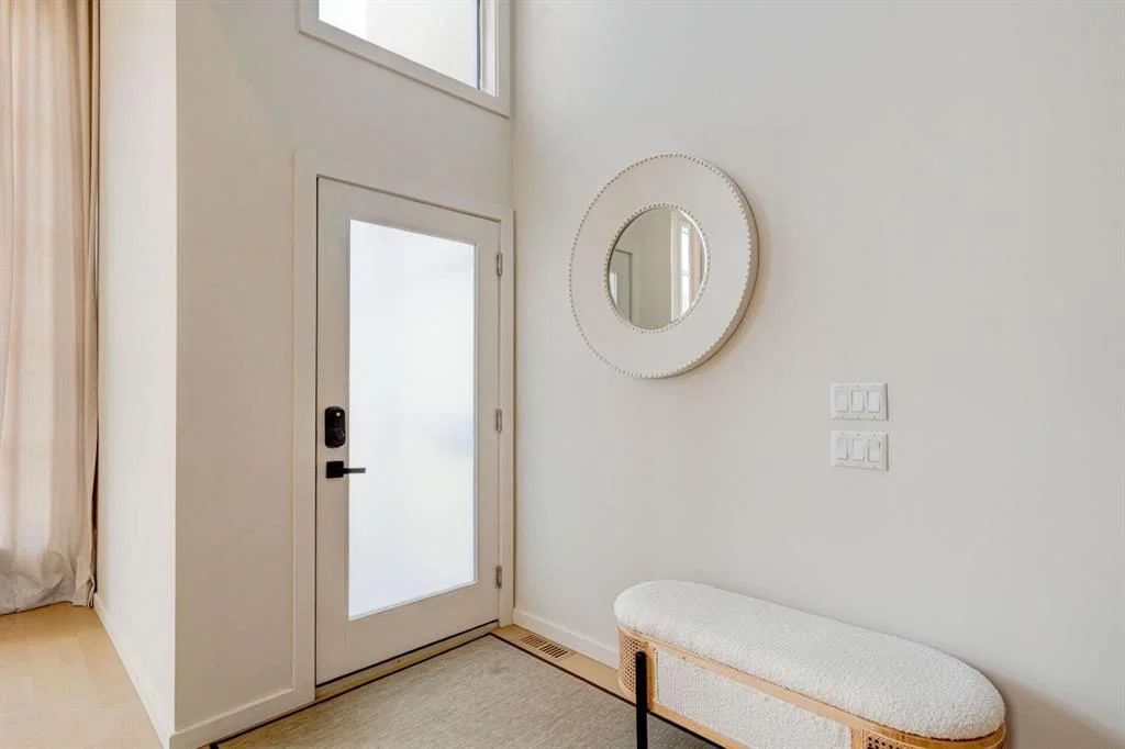 2616 17 Street SW, Calgary — photo 4 of 50
