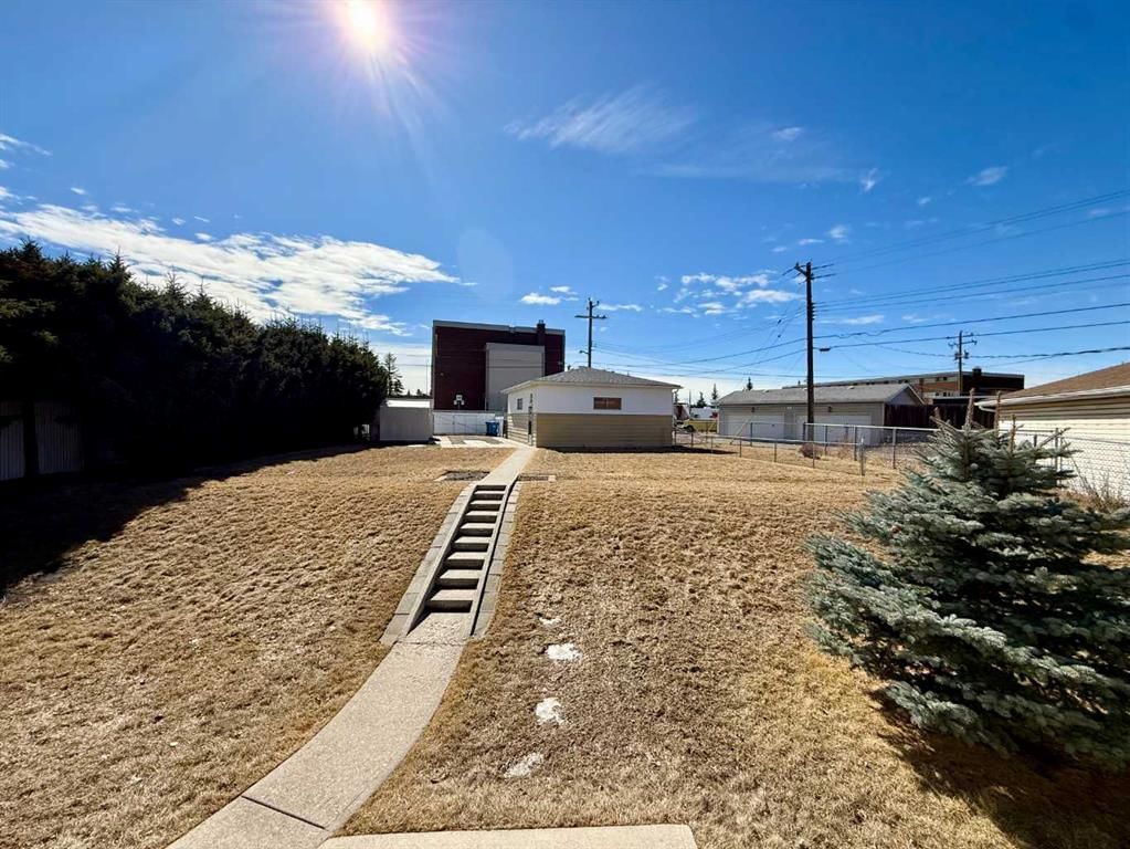 151 Fielding Drive SE, Calgary — photo 3 of 43