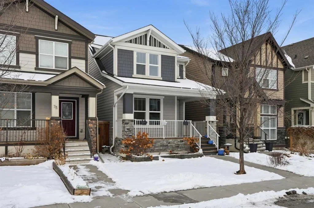 71 Masters Manor SE, Calgary — main listing photo