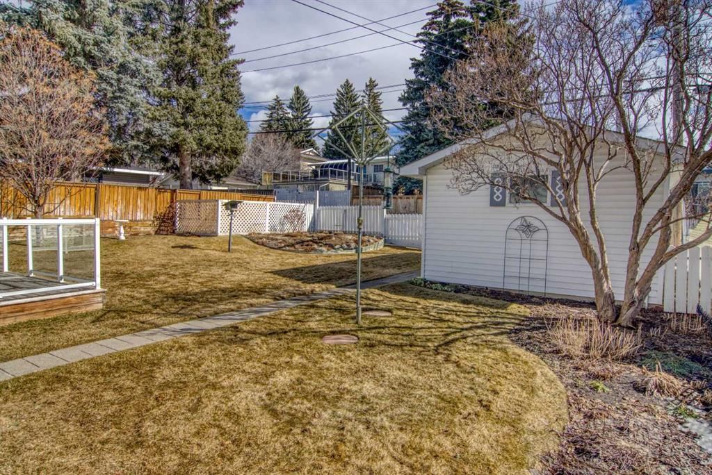 5820 Dalton Drive NW, Calgary — photo 4 of 35