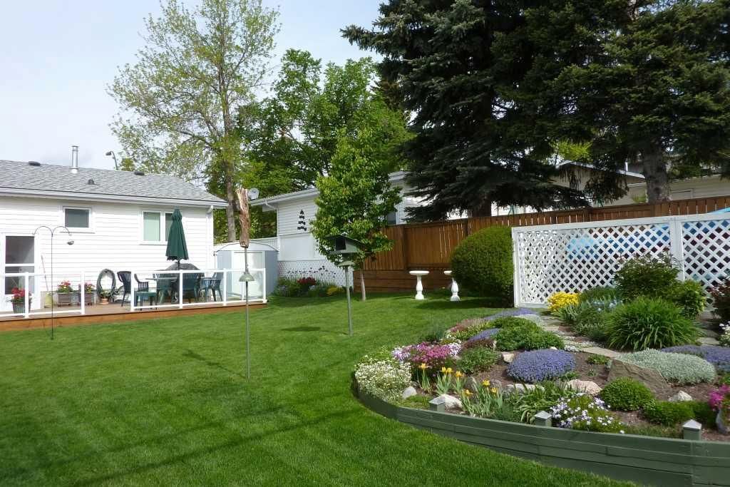 5820 Dalton Drive NW, Calgary — photo 5 of 35