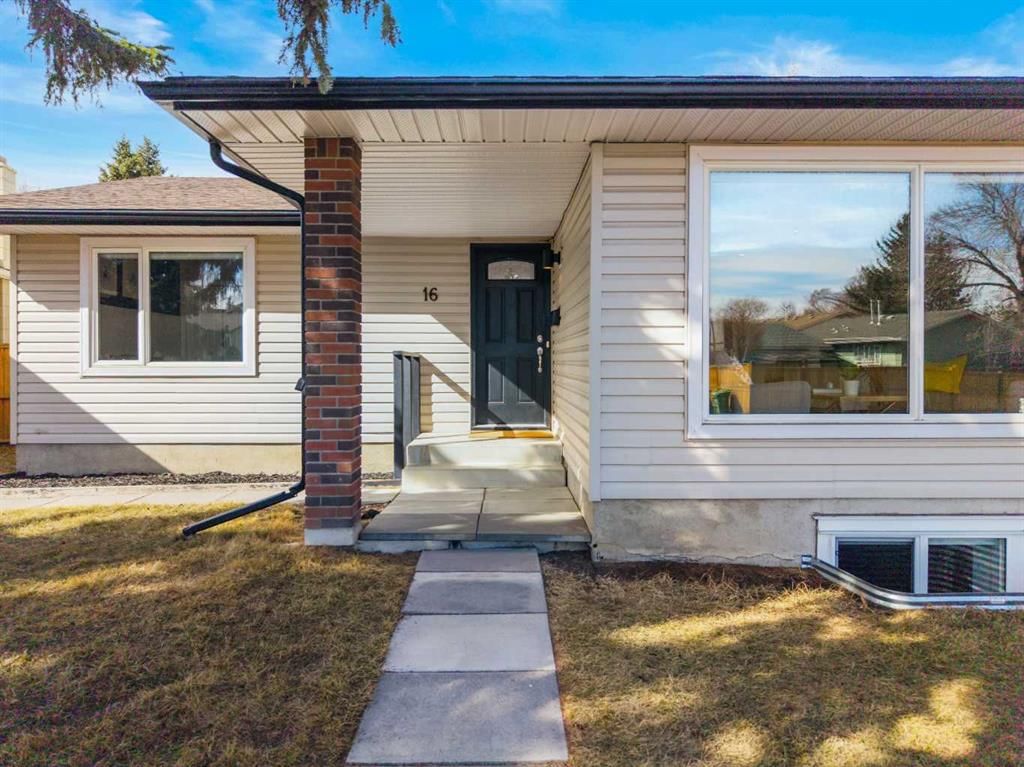 16 Midcrest Rise SE, Calgary — photo 3 of 50