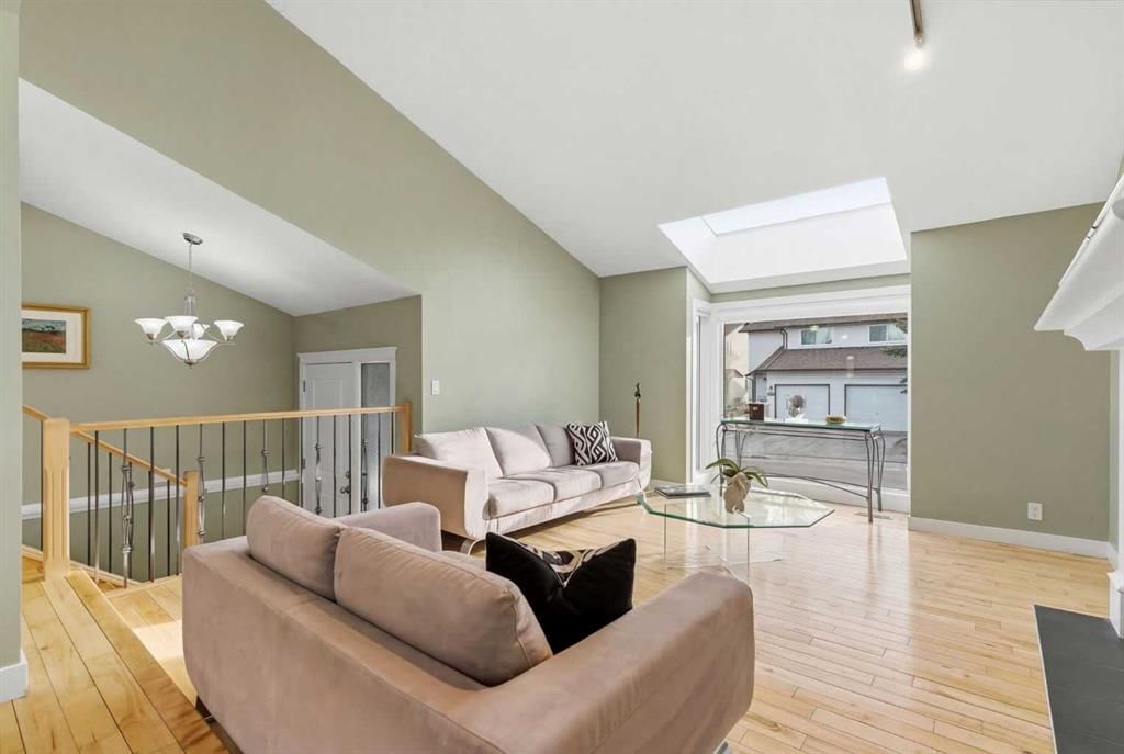 11219 27 Street SW, Calgary — photo 3 of 50