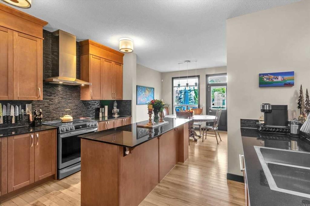 58 Valley Pointe Way NW, Calgary — main listing photo
