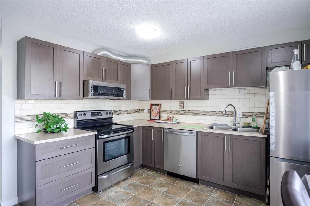 52 Templeby Way NE, Calgary — photo 4 of 31