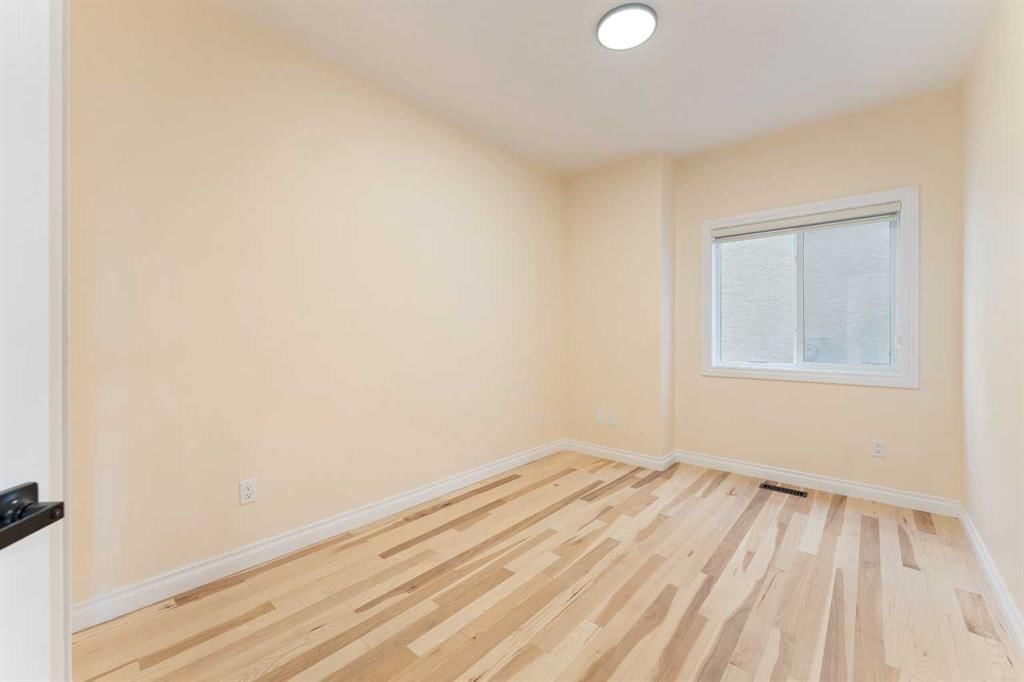 20 Sherwood Circle NW, Calgary — photo 4 of 50