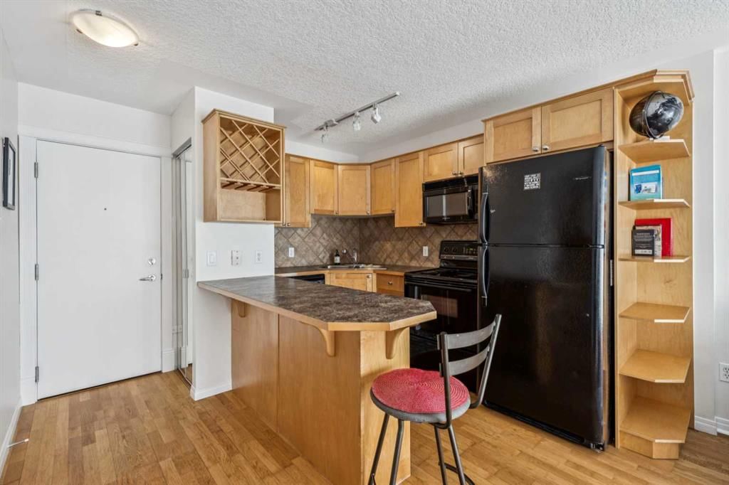 405, 1129 Cameron Avenue SW, Calgary — photo 4 of 16