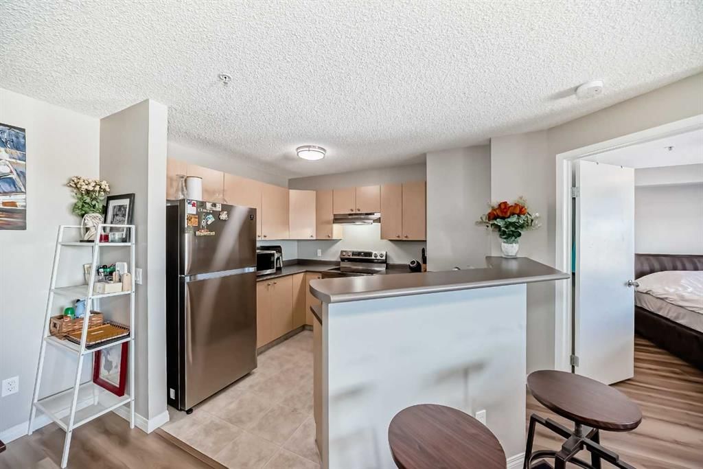6310, 304 Mackenzie Way SW, Airdrie — photo 5 of 33
