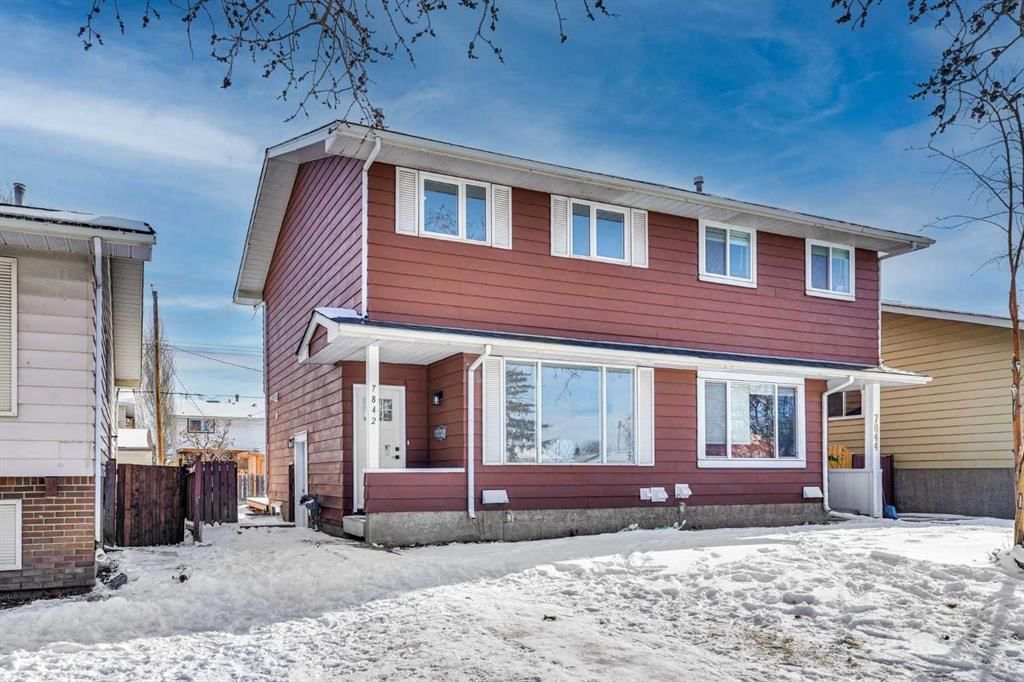 7842 21A Street SE, Calgary — photo 2 of 30