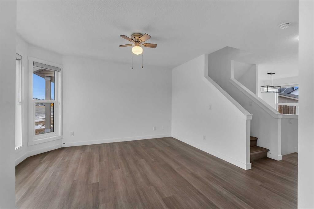 429 Taradale Drive NE, Calgary — photo 5 of 35