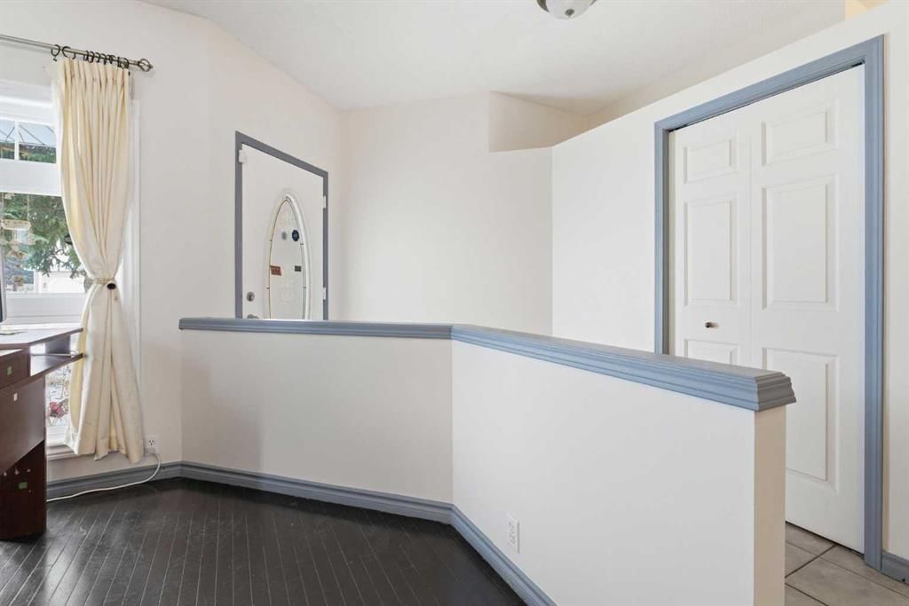 414 Mt Cornwall Circle SE, Calgary — photo 2 of 43