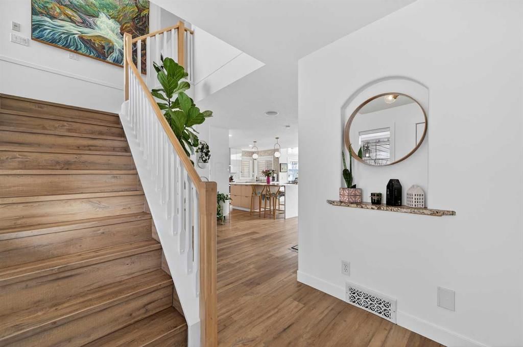 46 Springbluff Boulevard SW, Calgary — photo 5 of 50