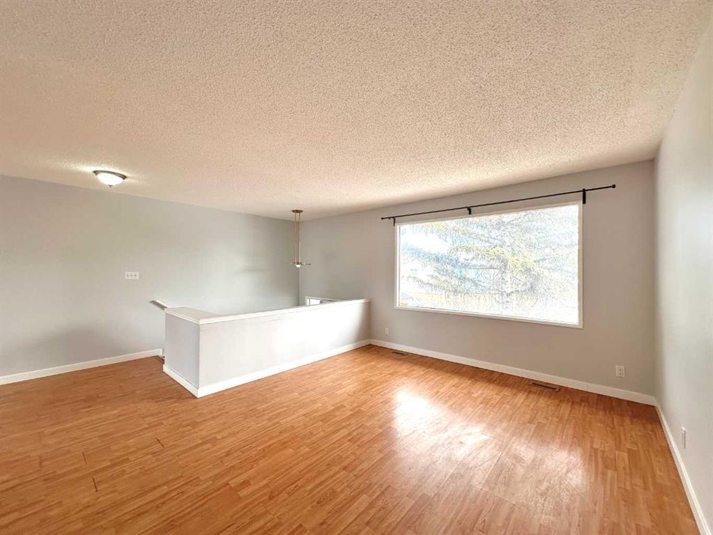 511 Sabrina Road SW, Calgary — photo 4 of 48