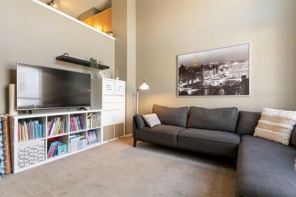 18 Tuscany Court NW, Calgary — photo 5 of 30