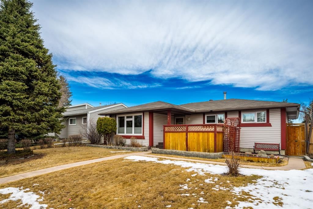 804 Queensland Drive SE, Calgary — photo 2 of 50