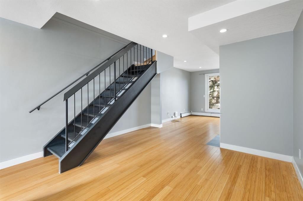 10, 2400 15 Street SW, Calgary — photo 4 of 22