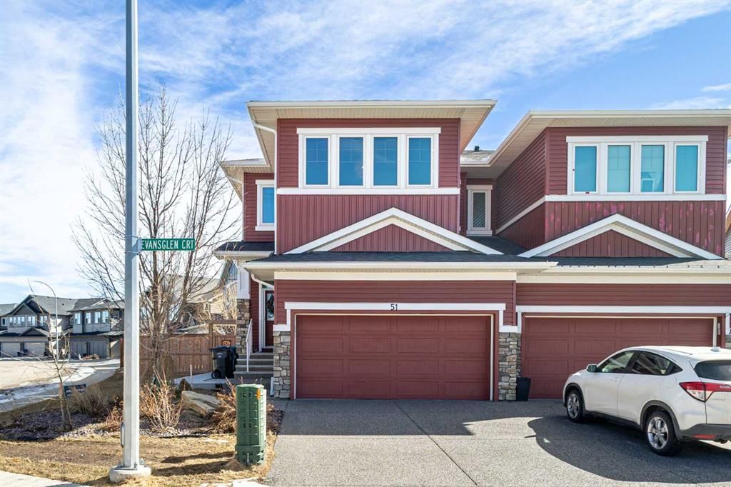 51 Evansglen Court NW, Calgary — photo 3 of 39