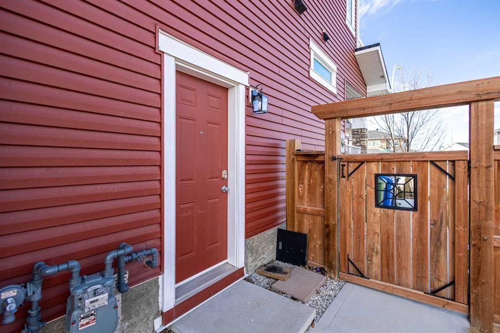 51 Evansglen Court NW, Calgary — photo 5 of 39