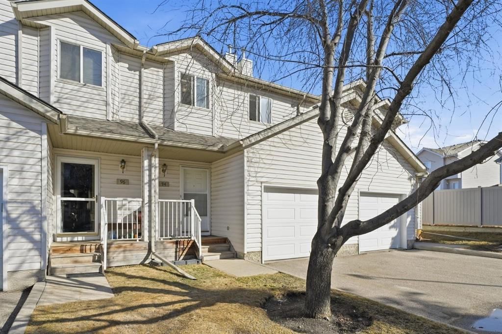 94 Mt Aberdeen Manor SE, Calgary — photo 2 of 27