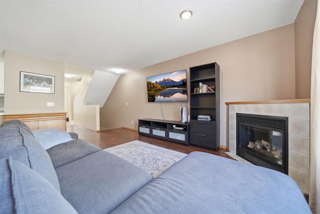 94 Mt Aberdeen Manor SE, Calgary — photo 5 of 27