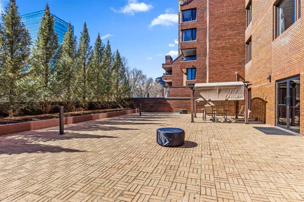 602A, 500 Eau Claire Avenue SW, Calgary — photo 5 of 50