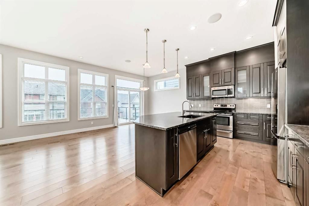7904 Masters Boulevard SE, Calgary — photo 4 of 47