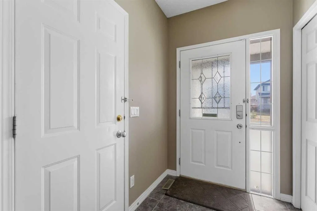 328 Citadel Meadow Bay NW, Calgary — photo 3 of 40