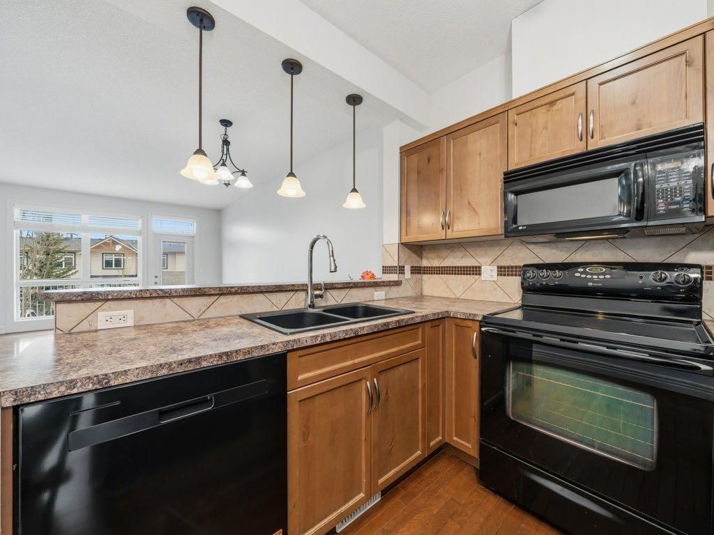 5, 172 Rockyledge View NW, Calgary — photo 2 of 35