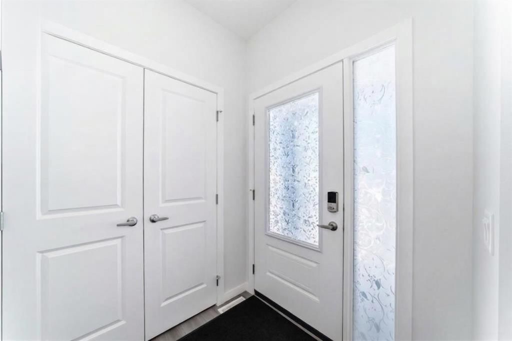 615 Lucas Boulevard NW, Calgary — photo 4 of 49