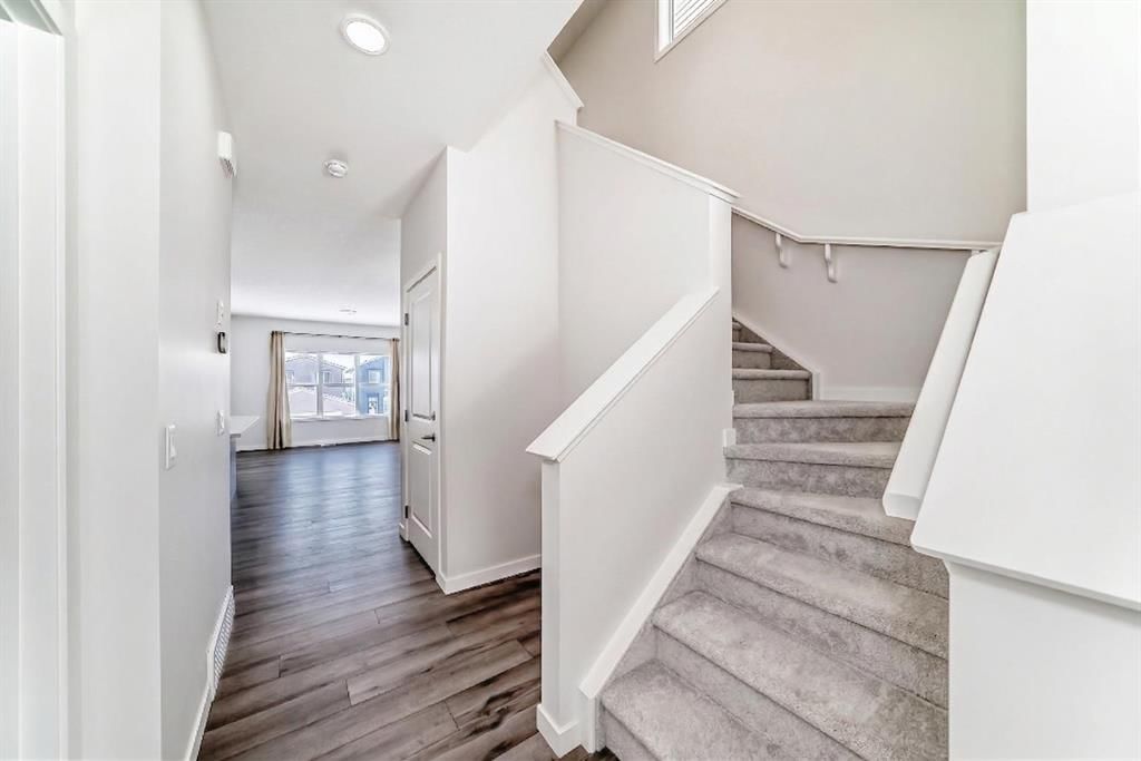 615 Lucas Boulevard NW, Calgary — photo 5 of 49