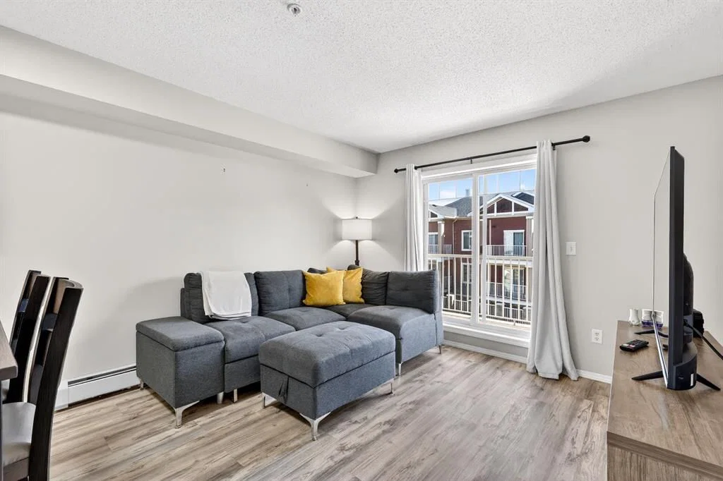 8206, 70 Panamount Drive NW, Calgary — photo 5 of 32