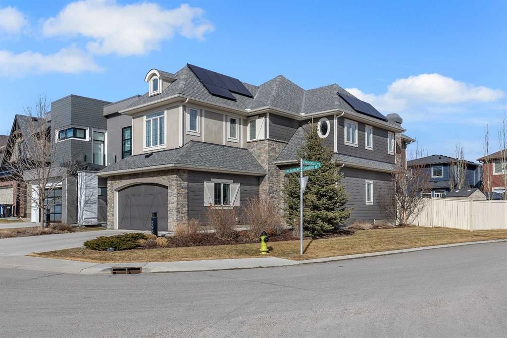 393 Evansborough Way NW, Calgary — photo 3 of 47