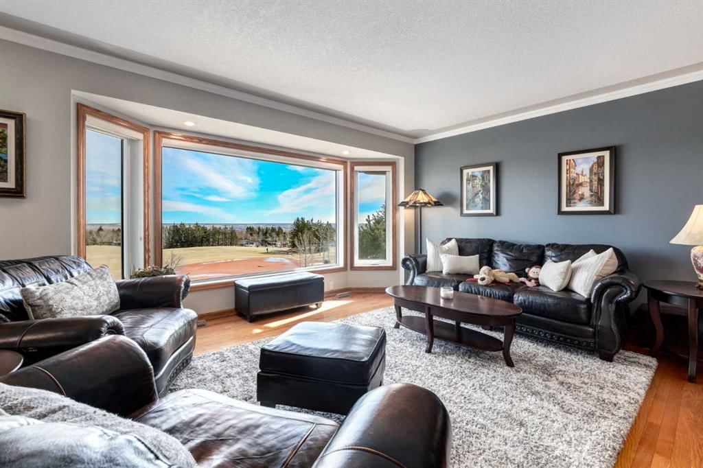 468 Norfolk Way NW, Calgary — photo 5 of 48