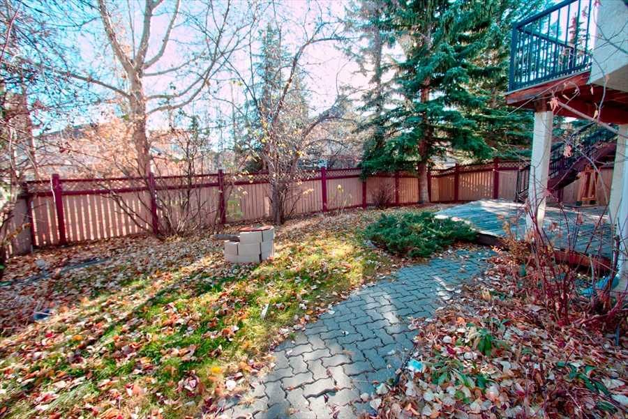 6967 Christie Estate Boulevard SW, Calgary — photo 4 of 41