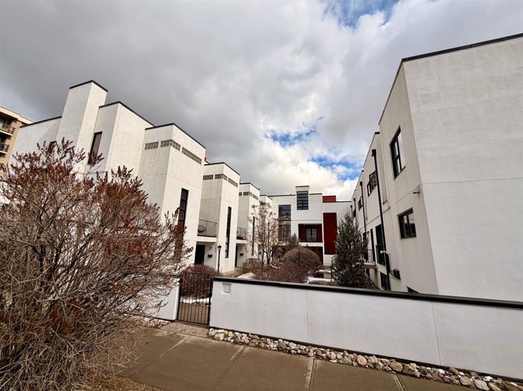 1250 10 Street SW, Calgary — main listing photo