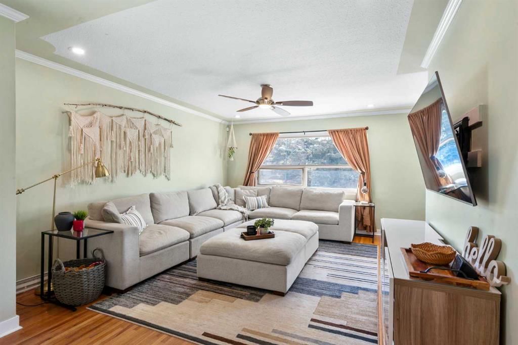 6112 Buckthorn Road NW, Calgary — photo 4 of 50