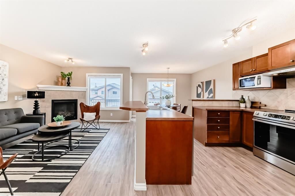 47 Royal Crest Court NW, Calgary — photo 3 of 42