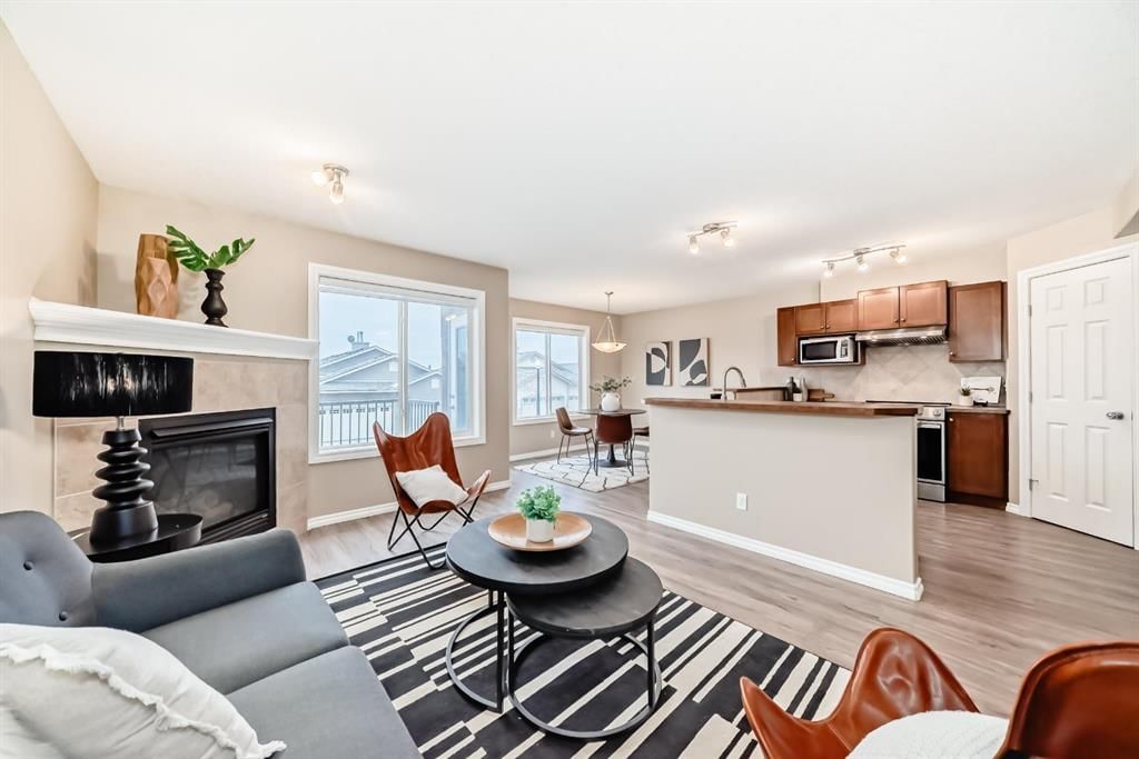 47 Royal Crest Court NW, Calgary — photo 5 of 42