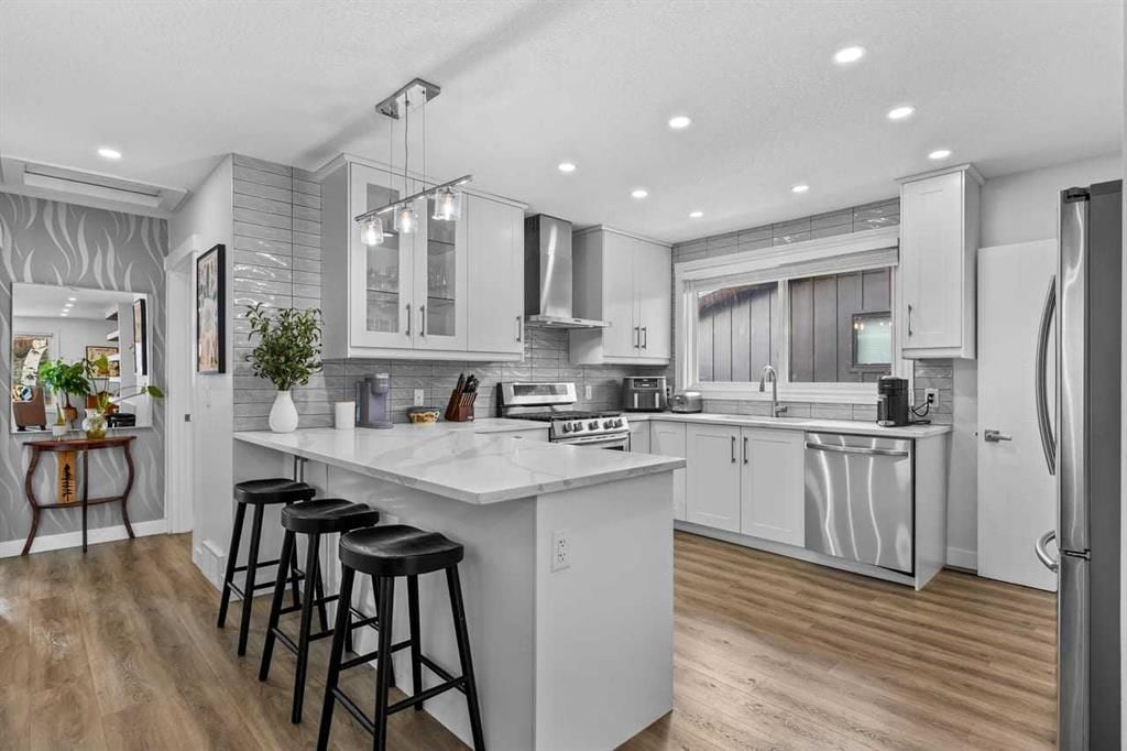 9963 Wilde Road SE, Calgary — photo 2 of 29