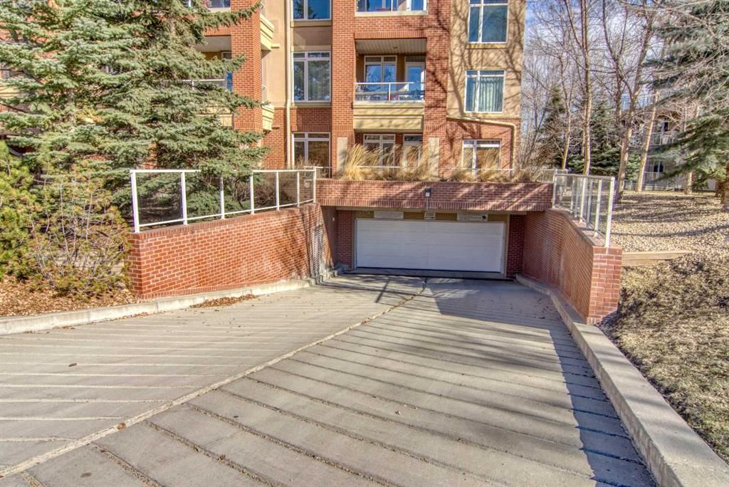 208, 10 Hemlock Crescent SW, Calgary — photo 2 of 41