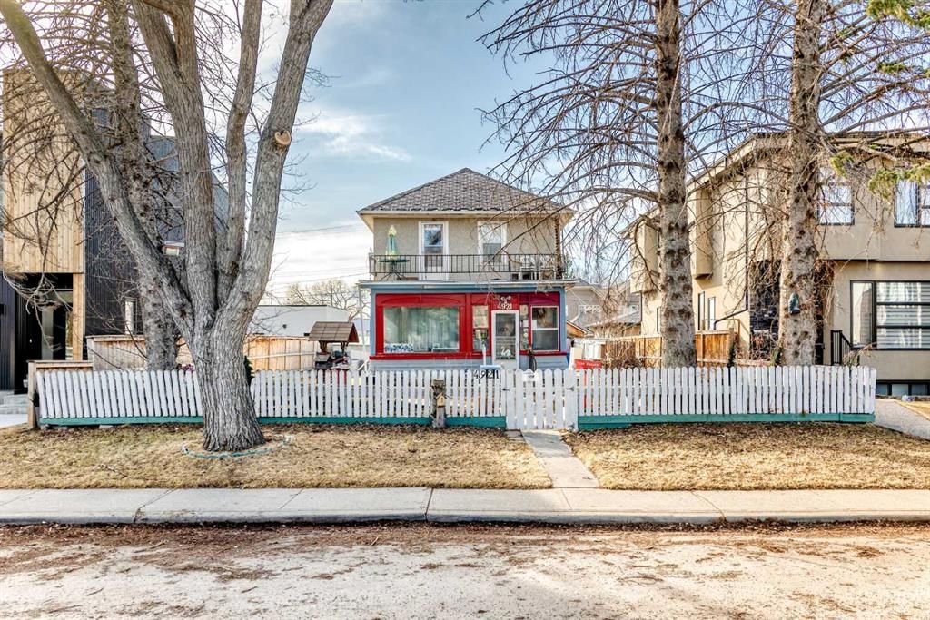 4921 21a Street SW, Calgary — photo 2 of 10