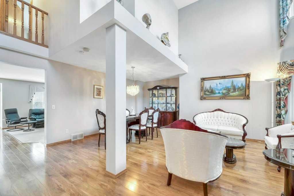 52 Country Hills Green NW, Calgary — photo 3 of 45