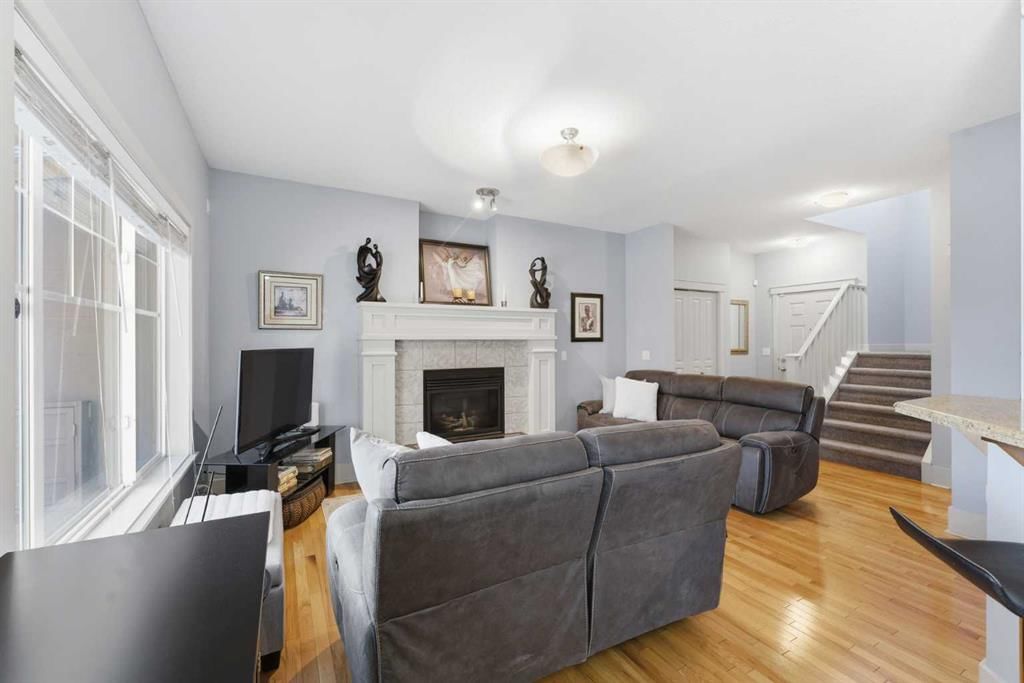 129 Cougartown Circle SW, Calgary — photo 3 of 31
