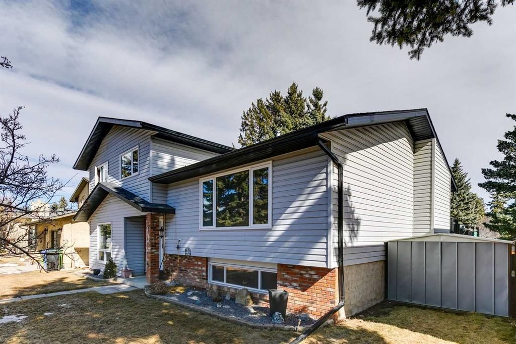 443 Brookmere Crescent SW, Calgary — photo 2 of 49