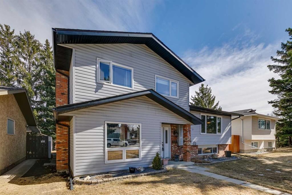443 Brookmere Crescent SW, Calgary — photo 3 of 49