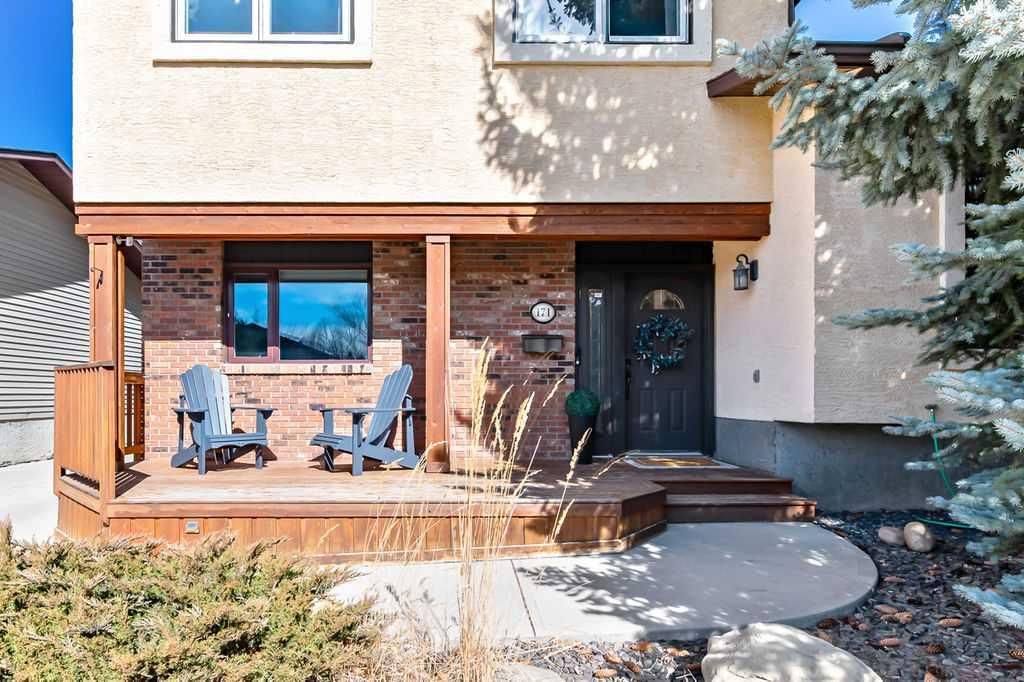 171 Woodridge Place SW, Calgary — photo 2 of 45