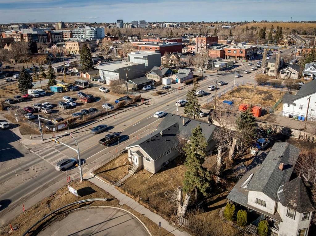 1302 11 Avenue SE, Calgary — photo 4 of 19